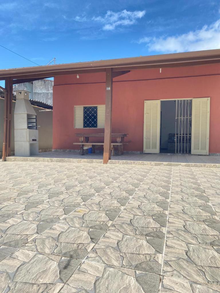 Casa Perto Da Praia Com Churras, Garagem E Wi-fi *