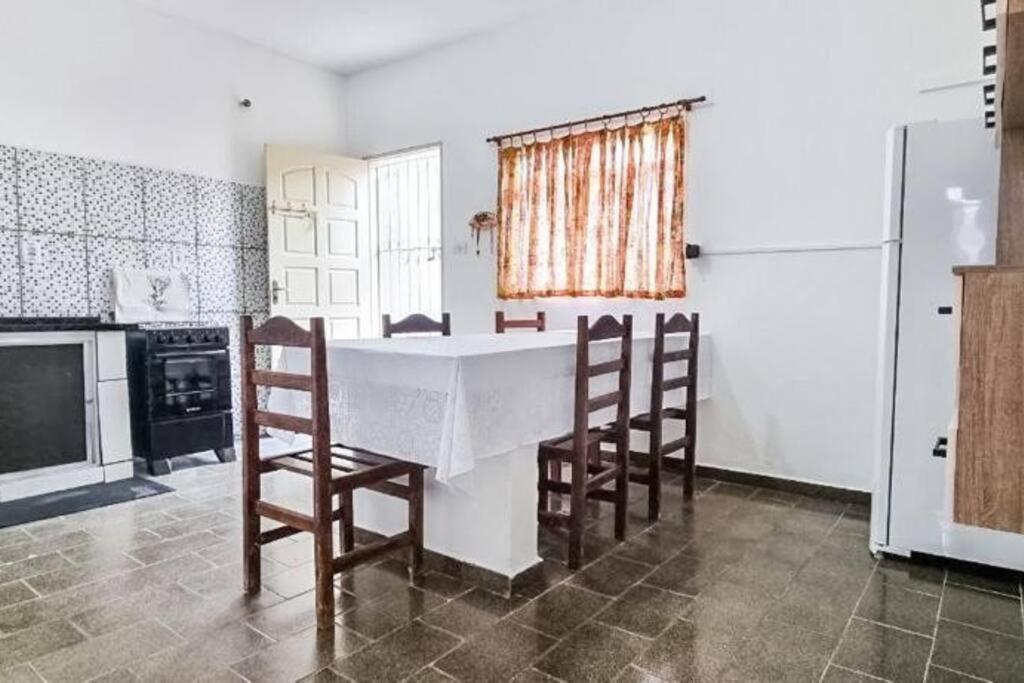 Casa Perto Da Praia Com Churras, Garagem E Wi-fi Casa de férias Ubatuba
